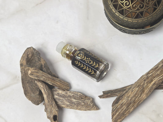 Cambodian Oud 
Where complexity meets luxury 

Rich Opening with a sweet and luxurious dry down 

Shafi Oud - South Africa 