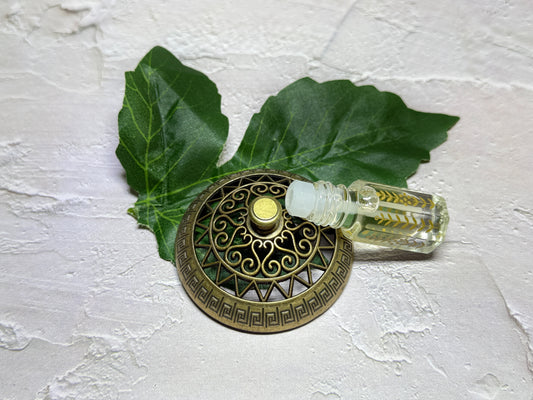 1/4 tola - 3g White Oud, South Africa - Shafi Oud Fragrances, Luxury bottled Arabian Scents